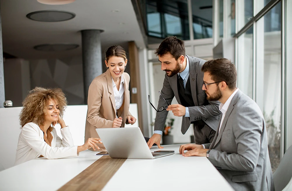 Nesdzo, strateji, tarz ve hikaye anlatımını bir araya getirerek markaları unutulmaz kılan yaratıcı grafik tasarım hizmetleri sunar.